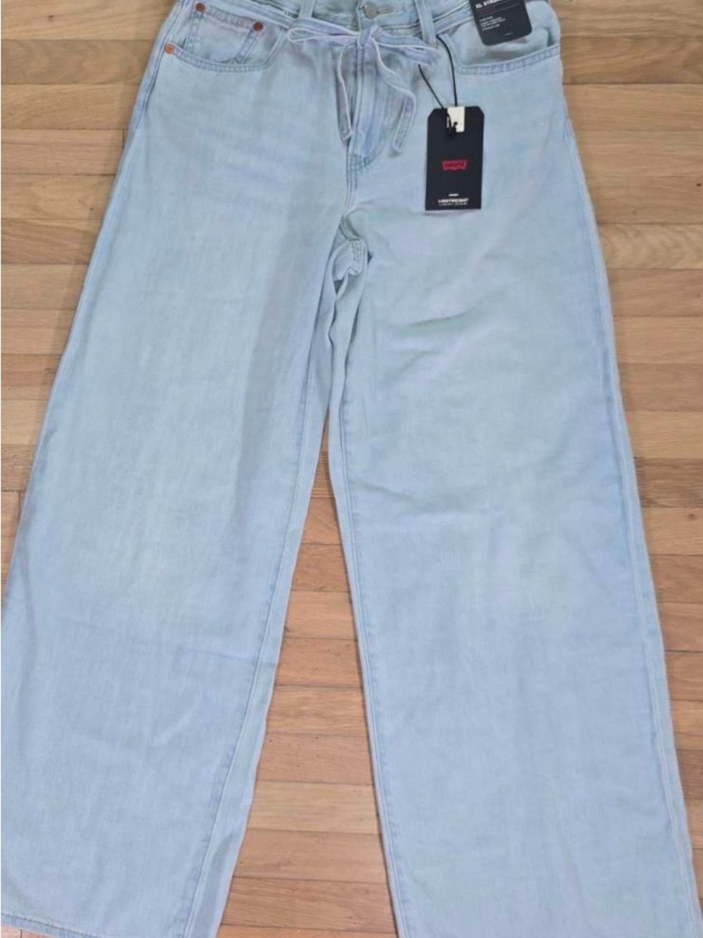 Light Wash Tie-Waist Women’s Levi Jeans - Picture 3 of 8